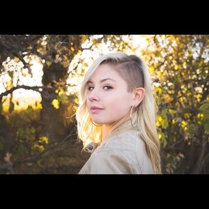 Meet your Posher, Akasha